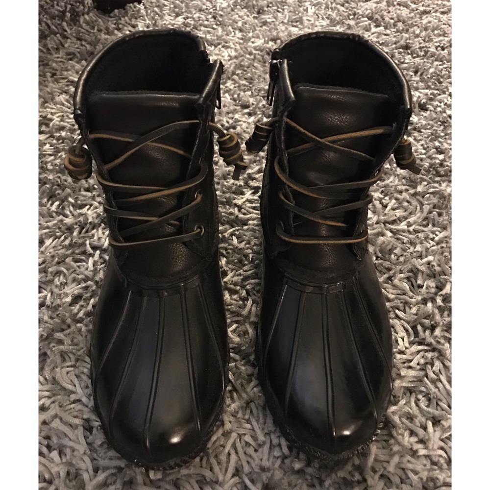Steve Madden Rain/Snow ankle boots size 8